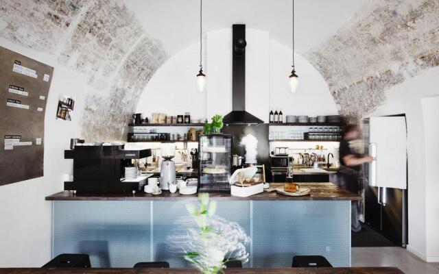 Long Story Short Hostel & Café