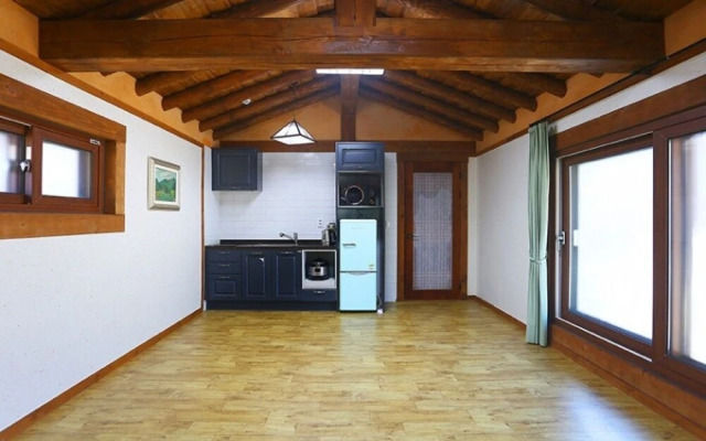 Gongju Sangsin Heuljip Pension