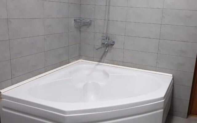 Apartament on Shartava str.