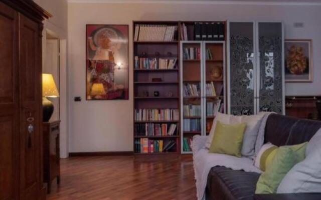 Stylish Boutique Apartment-City Center