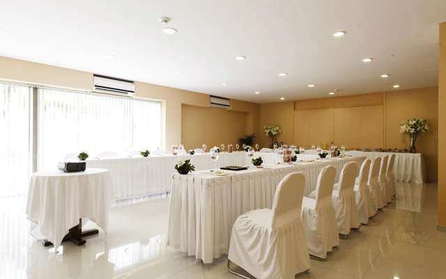 Hotel Misión Express Mérida Alta Brisa