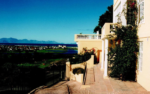 Colona Castle