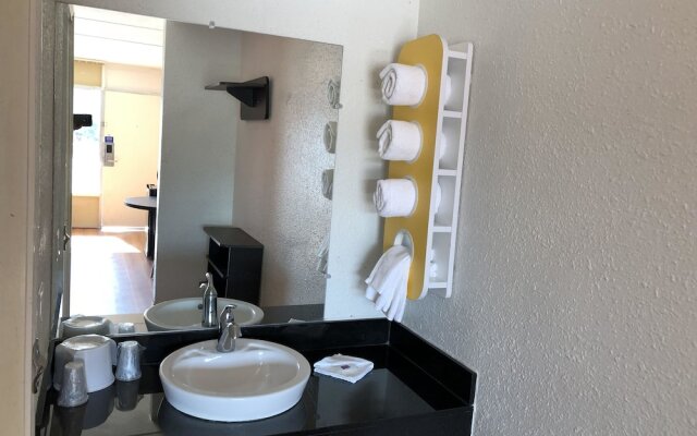 Motel6 Brunswick, GA