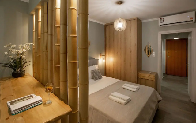 Waikiki Studio in the center by GHH