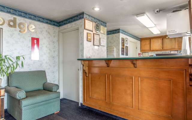 Econo Lodge Castro Valley I-580