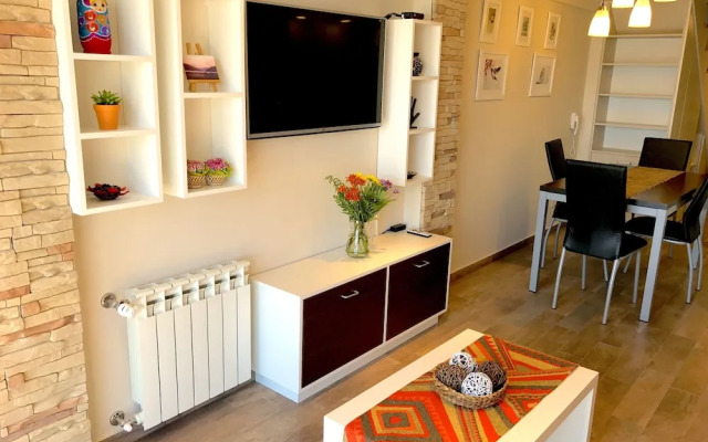Stunning Apartment Balcony Lake Views SM4
