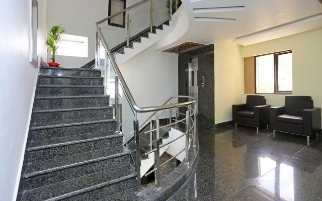 OYO 6709 Hotel L N International