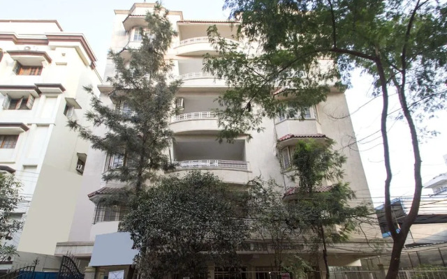 OYO 11400 The Down Town Suites