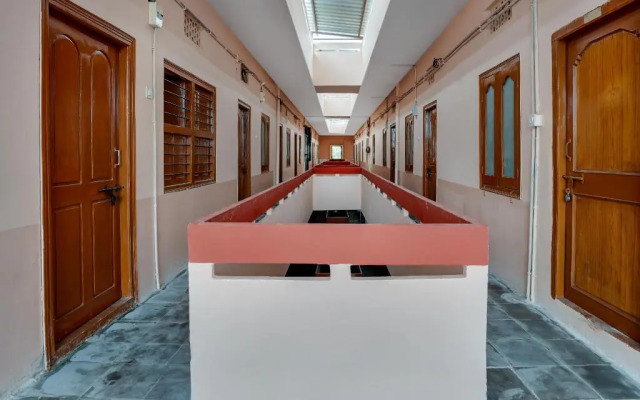 Kaveri Lodge by OYO Rooms
