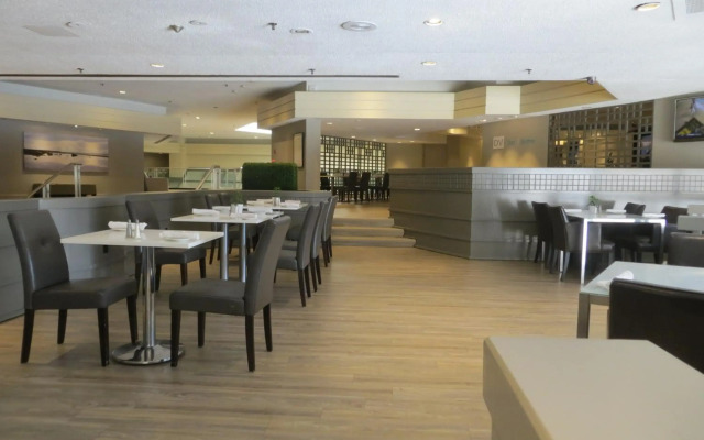 Toronto Don Valley Hotel and Suites