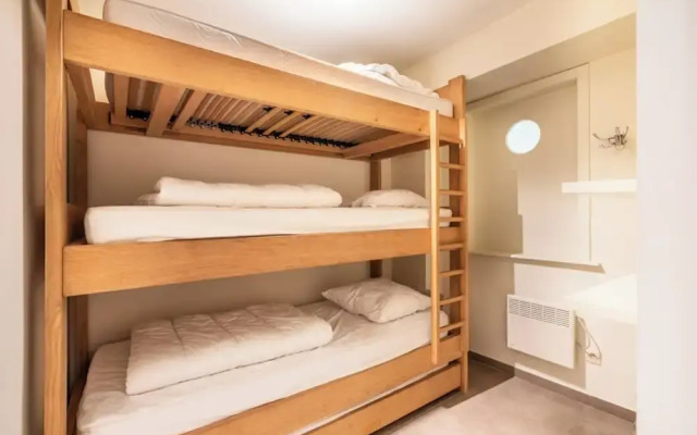 Apartment for 5 People With Garage
