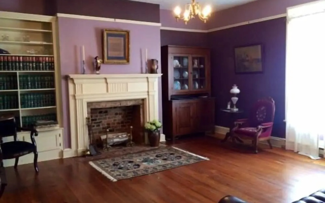 Maysville Manor Bed & Breakfast