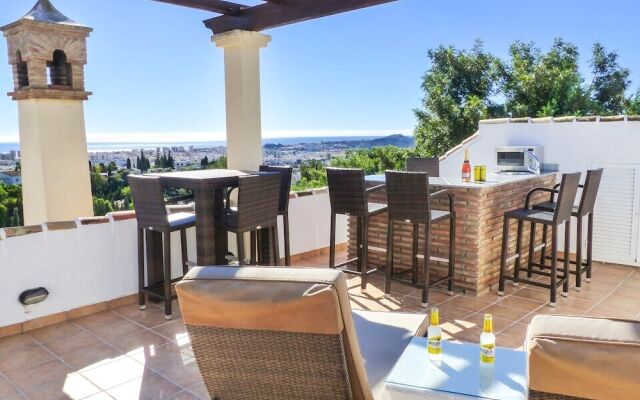 Marvelous Villa with Infinity Pool Ref 85