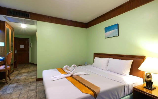 Silom Avenue Inn