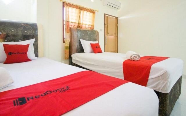 RedDoorz @ Pematangsiantar 2