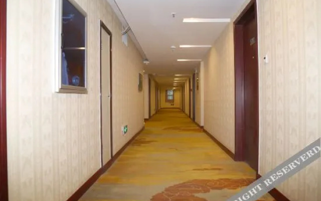 Super 8 Hotel (Tongliao RT-Mart)