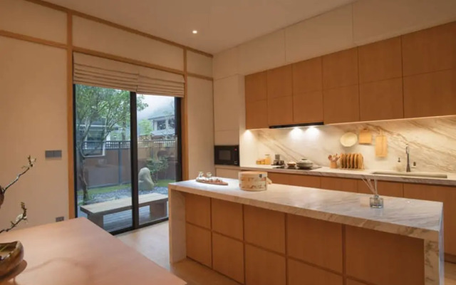 Yoko Onsen Quang Hanh