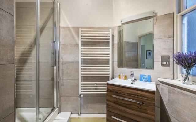 Lovely Alexandra House Retreat - JAN