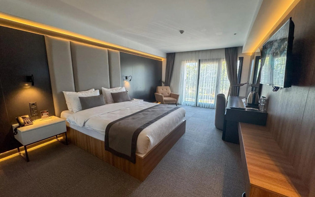 Sera Lake Center Hotel