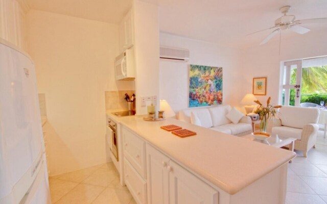 Sunny Vacation Villa 15