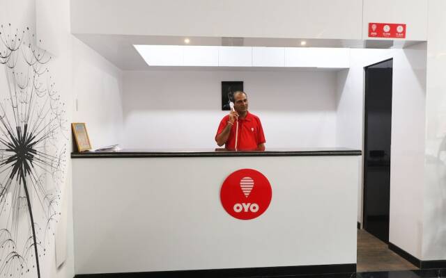 OYO 9210 Hotel Blak & Wite