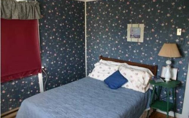 Water Street Lighthouse Bed & Breakfast