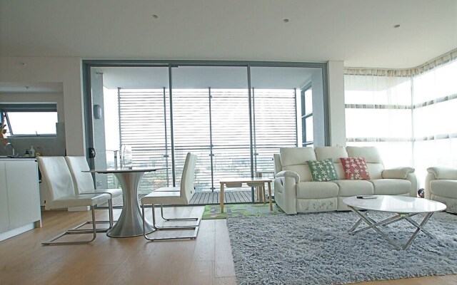 Crows Nest Family Apartment