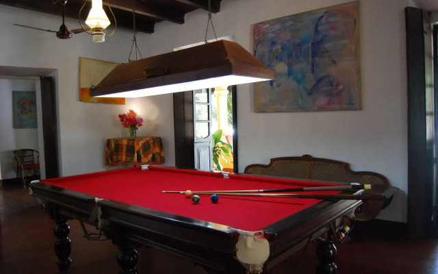 Granpa's Inn Hotel Bougainvillea