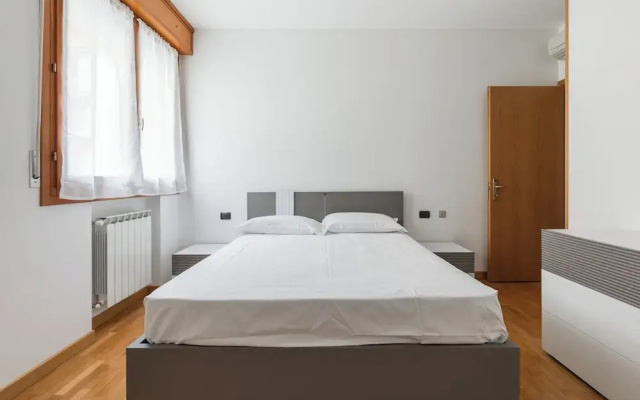 Bologna Modern Apartment by Wonderful Italy