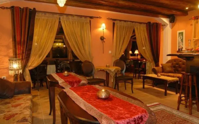 Amadrias Luxury Mansion - SPA