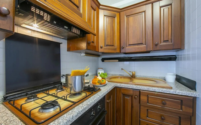 Bram La Fam 32 few Steps From Skiing