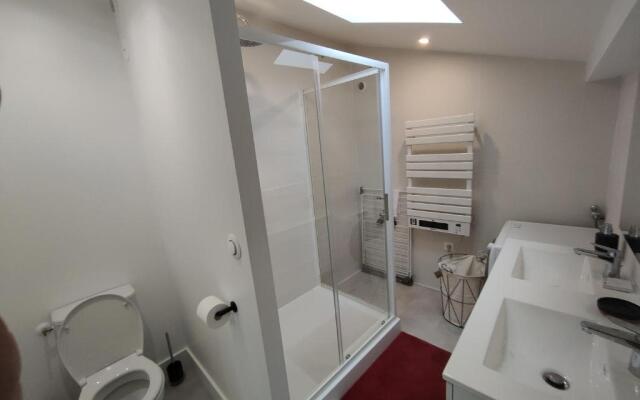 Bon encontre, Allée de la vierge