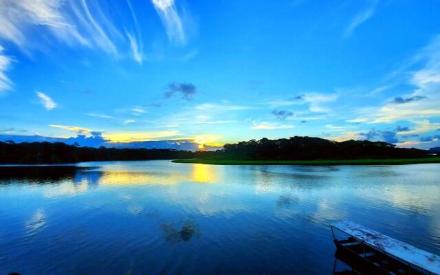Tortuguero Adventures GuestHouse