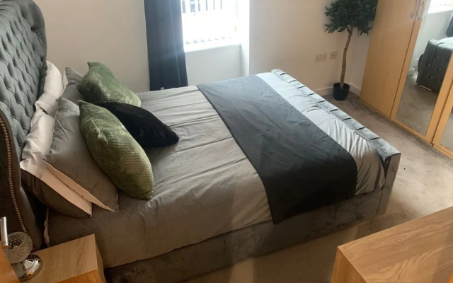 Central Liverpool Apartment-sleeps 6-free Parking