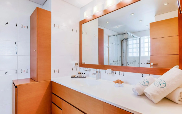Bellevue On The Beach Suites
