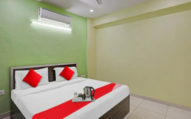 Oyo Flagship 700795 Pl Residency