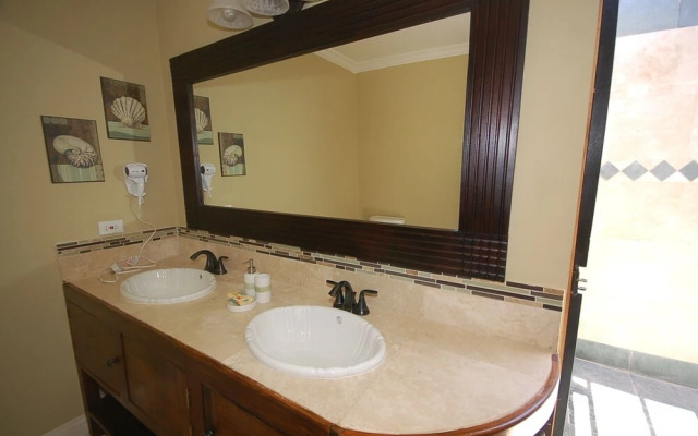 Mai Tai Villa, 4BR by Jamaican Treasures