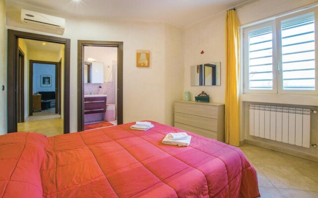 Beautiful Apartment in Bari With 3 Bedrooms and Wifi
