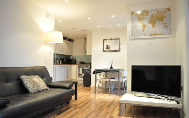 Modern 1 Bedroom Apartment in Central Location London