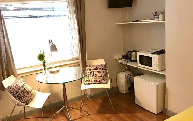 Ei8ht Brighton Apartments