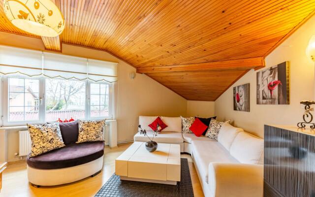 Amazing House with Sea View in Bakirkoy