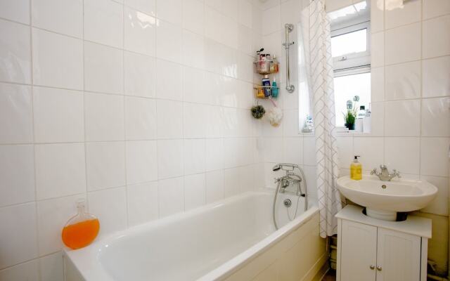 Close To Highbury And Islington 1 Bedroom Flat