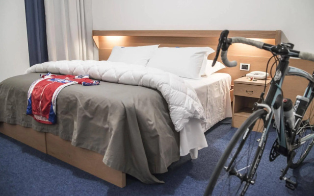 Fly Bike Hotel