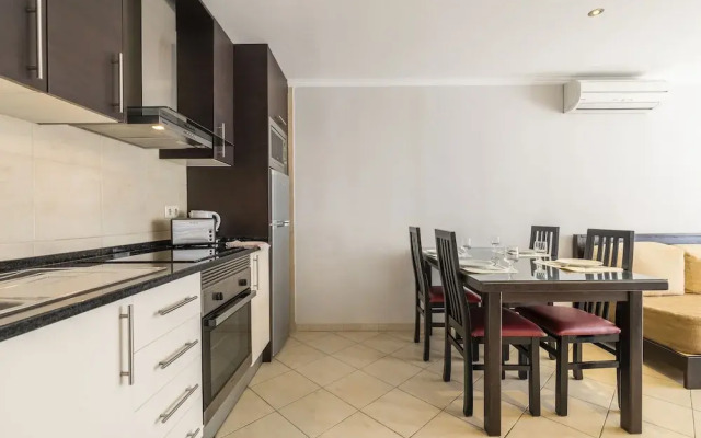 Pé do Lago 1 Bedroom Apartment with Pool