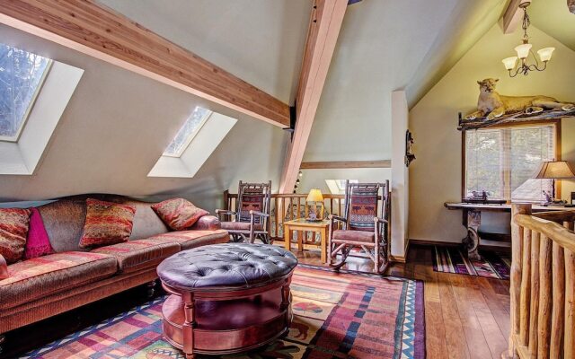 Gold King Lodge 8 Bedroom Home by RedAwning