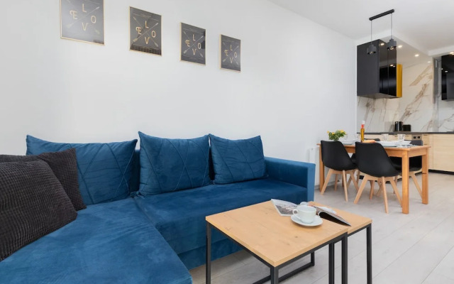 Ostoya Pucka Apartment by Renters