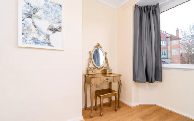 Pretty House in Popular Harborne