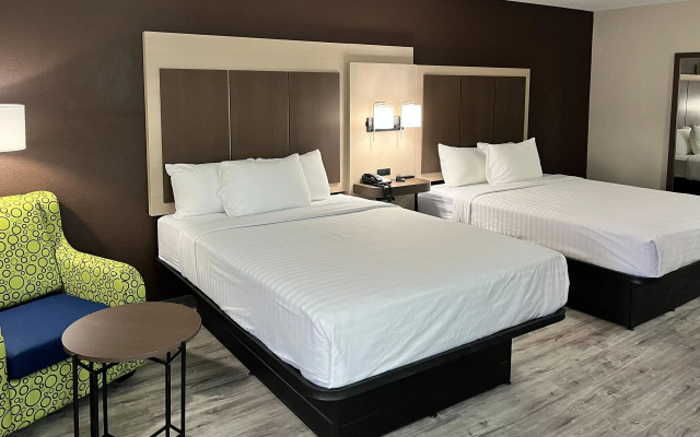 Quality Inn & Suites at Airport Blvd I-65