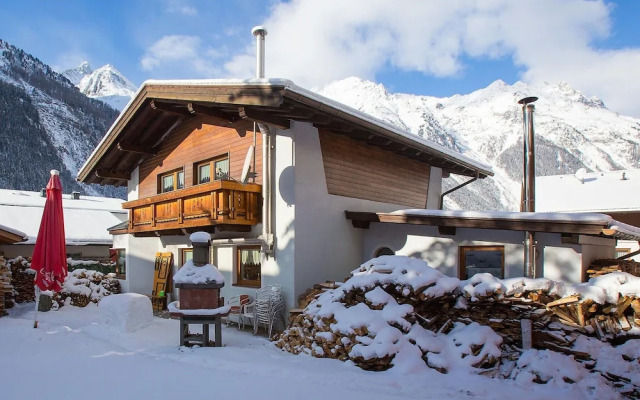 Cosy Holiday Home in Langenfeld