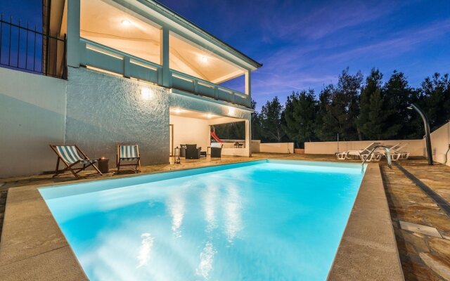 Villa More With Pool and Garden